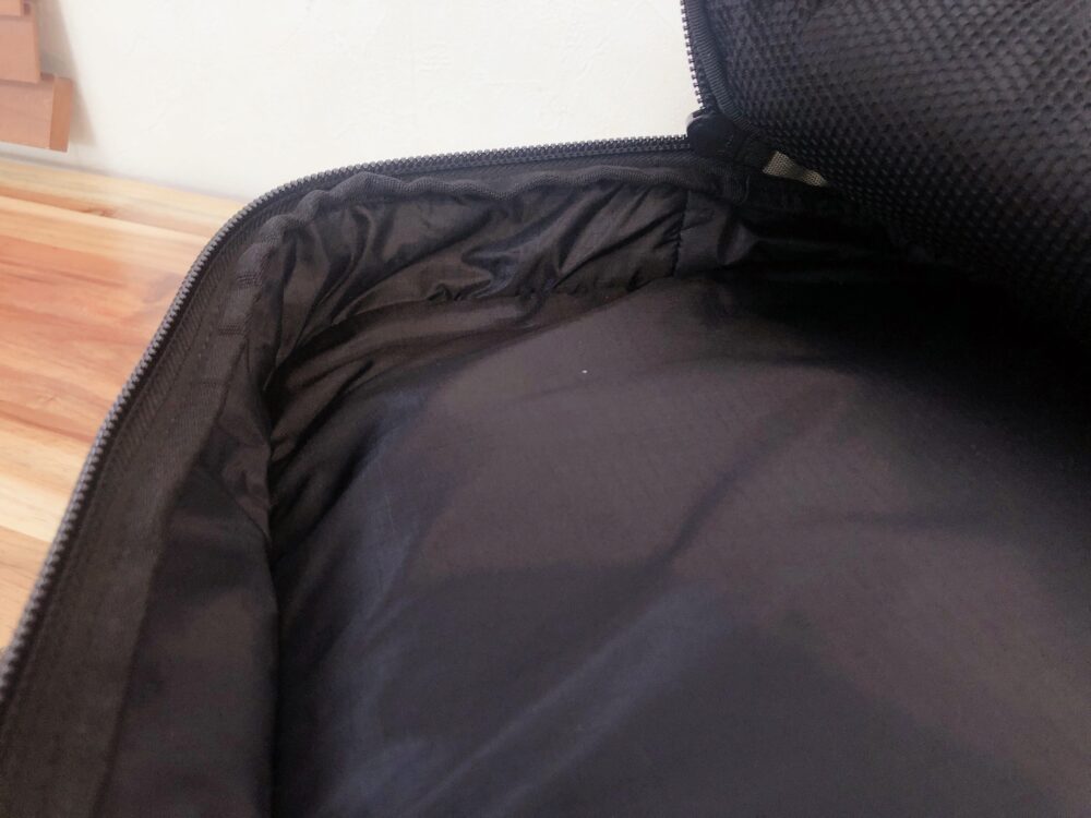 mammut-seon3wayのメインポケットの厚みの写真